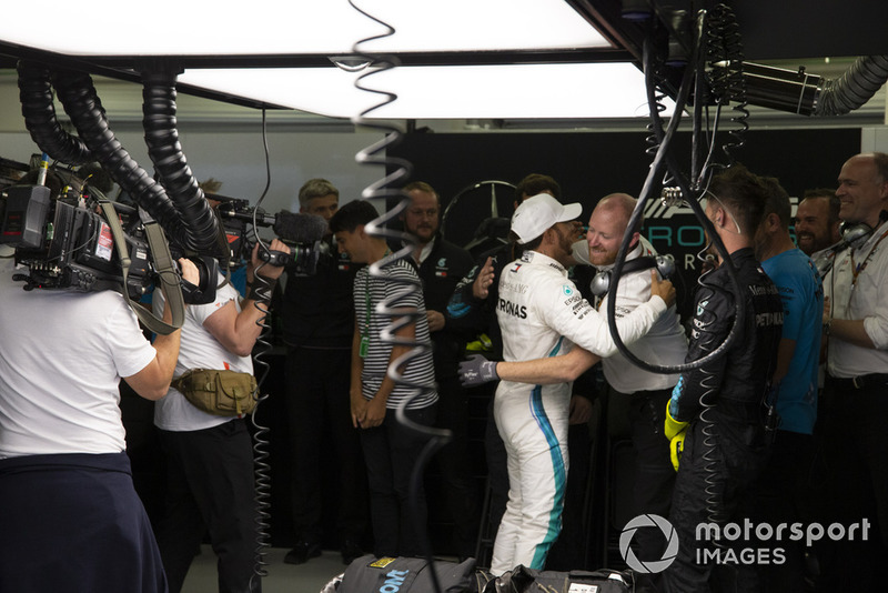 Lewis Hamilton, Mercedes AMG F1 fête son titre avec son équipe