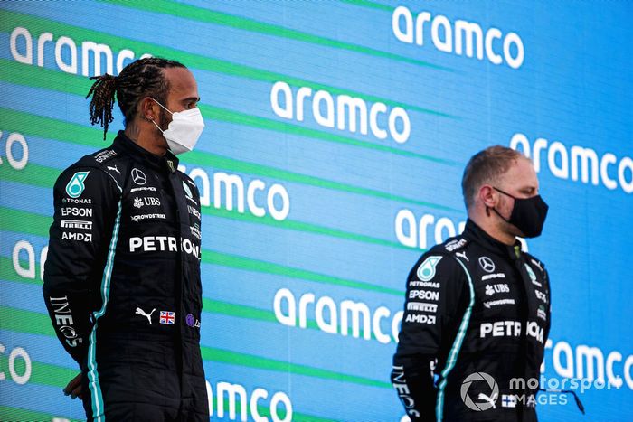 Podio: ganador de la carrera Lewis Hamilton, Mercedes, tercer lugar Valtteri Bottas, Mercedes