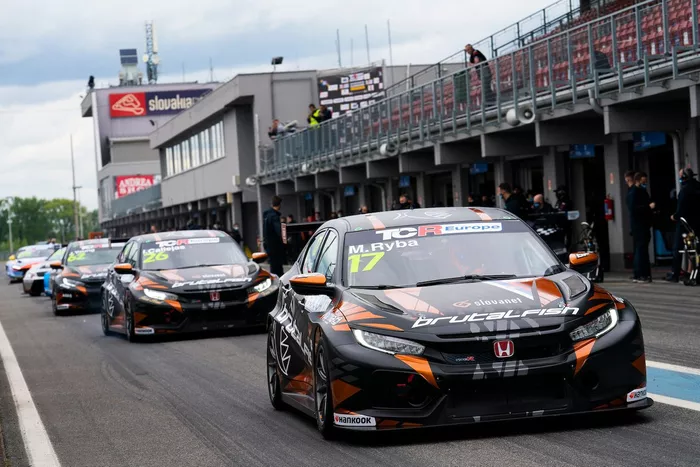 Martin Ryba, Brutal Fish Racing Team, Honda Civic Type R TCR
