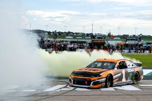 Race winner Kurt Busch, Chip Ganassi Racing, Chevrolet Camaro