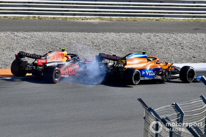 Lando Norris, McLaren MCL35M, Sergio Pérez, Red Bull Racing RB16B