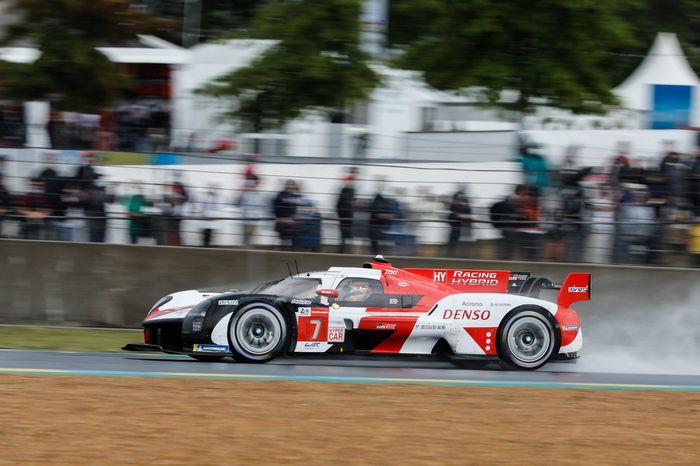 #7 Toyota Gazoo Racing Toyota GR010 - Hybrid Hypercar, Mike Conway, Kamui Kobayashi, José María López