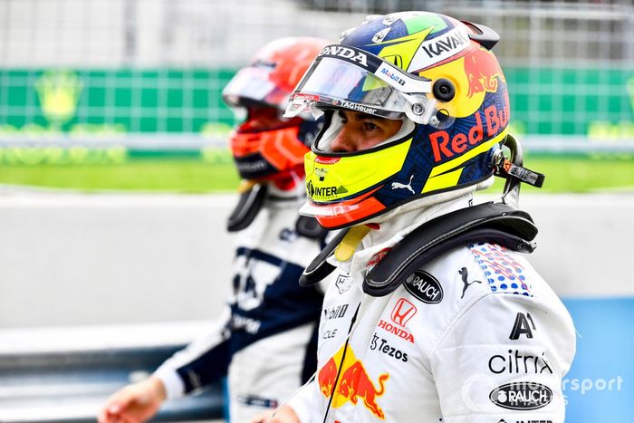 Sergio Pérez, Red Bull Racing, en el Parc Ferme tras la clasificación