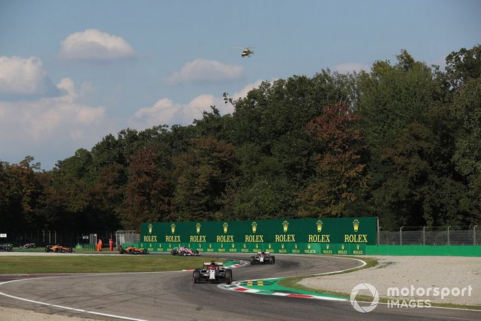 Kimi Raikkonen, Alfa Romeo Racing C39, Antonio Giovinazzi, Alfa Romeo Racing C39, Lance Stroll, Racing Point RP20