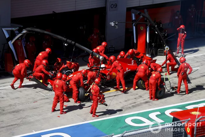 Sebastian Vettel, Ferrari SF1000 pit stop