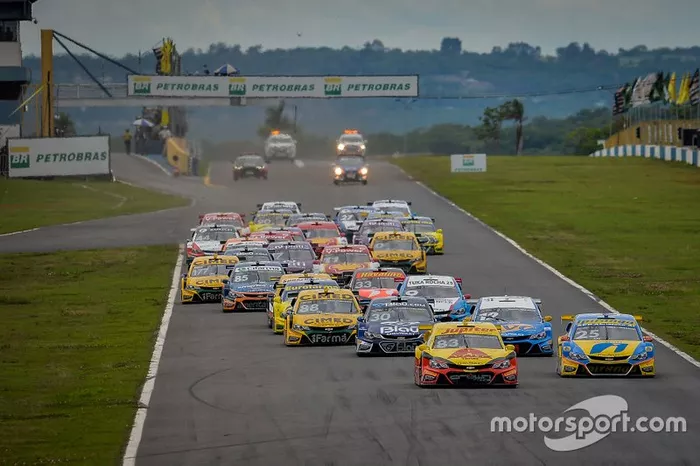 A Stock teve que adiar a abertura do campeonato, com a Corrida de Duplas. Etapas do Velopark e Londrina também foram adiadas.
