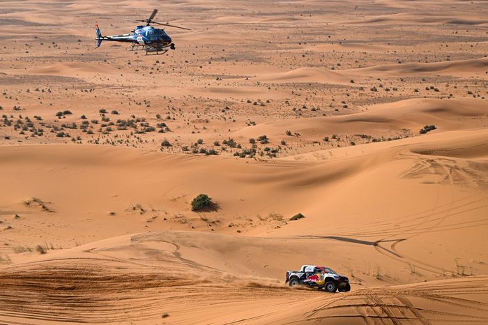 #201 Toyota Gazoo Racing Toyota: Nasser Al-Attiyah, Matthieu Baumel
