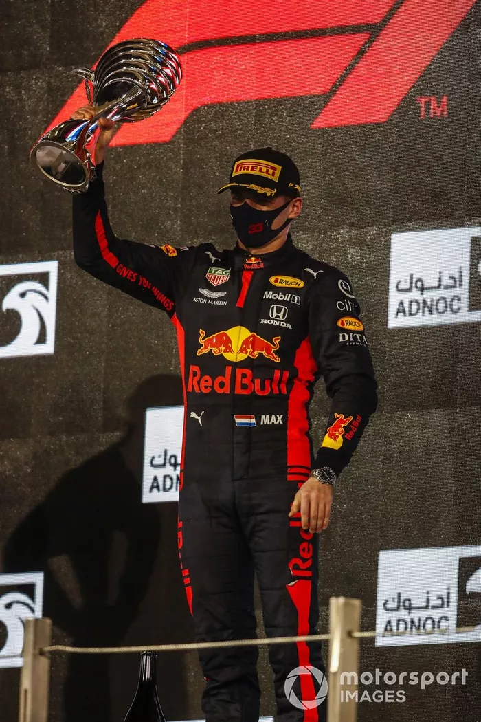 Podio: ganador de la carrera Max Verstappen, Red Bull Racing