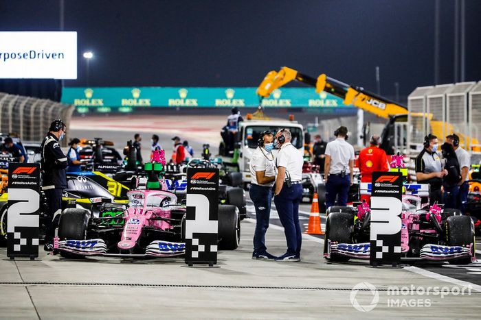 Los coches de Sergio Pérez, Racing Point RP20, 1ª posición, y Lance Stroll, Racing Point RP20, 3ª posición, en Parc Ferme