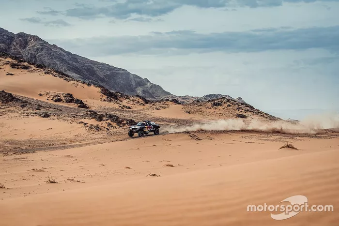 #300 X-Raid Mini JCW Team: Carlos Sainz, Lucas Cruz