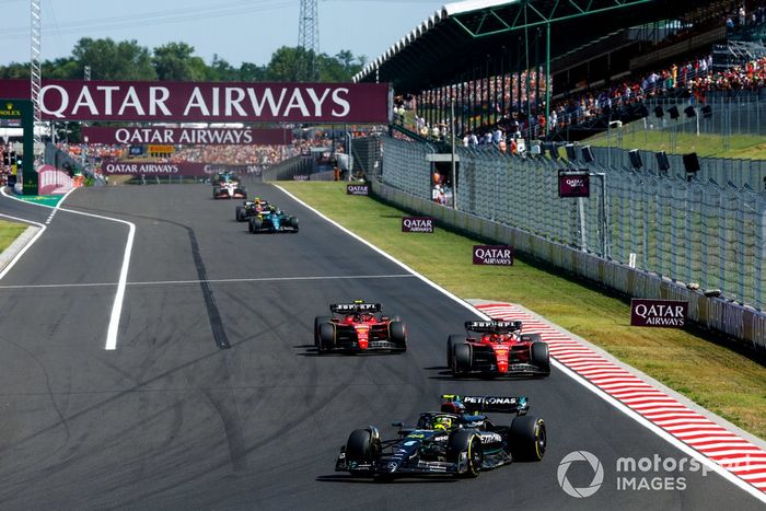 Lewis Hamilton, Mercedes F1 W14, Charles Leclerc, Ferrari SF-23, Carlos Sainz, Ferrari SF-23