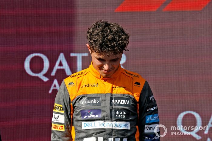Lando Norris, McLaren, 2ª posición, en el podio