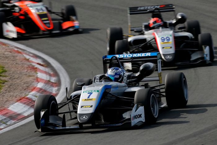 Ralf Aron, Hitech Grand Prix, Dallara F317 - Mercedes-Benz  