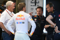 Спортивный консультант Red Bull Хельмут Марко, пилот Макс Ферстаппен, руководитель Red Bull Racing К