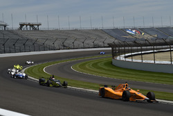 Fernando Alonso, Andretti Autosport, Honda; Charlie Kimball, Chip Ganassi Racing, Honda