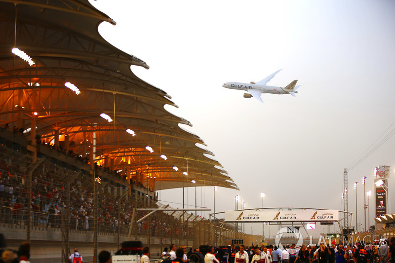 Gulf Air Boeing 787-8 Dreamliner beratraksi