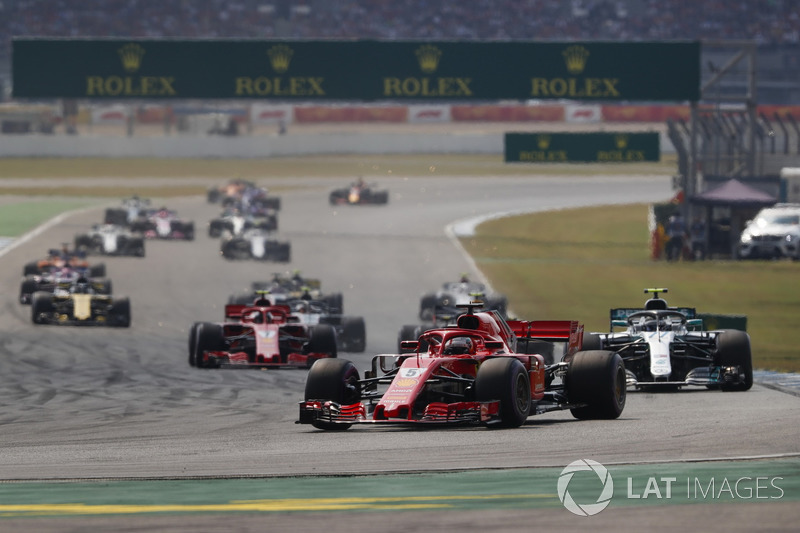 inicio de carrera, Sebastian Vettel, Ferrari SF71H, Valtteri Bottas, Mercedes AMG F1 W09, Kimi Raikkonen, Ferrari SF71H, Max Verstappen, Red Bull Racing RB14