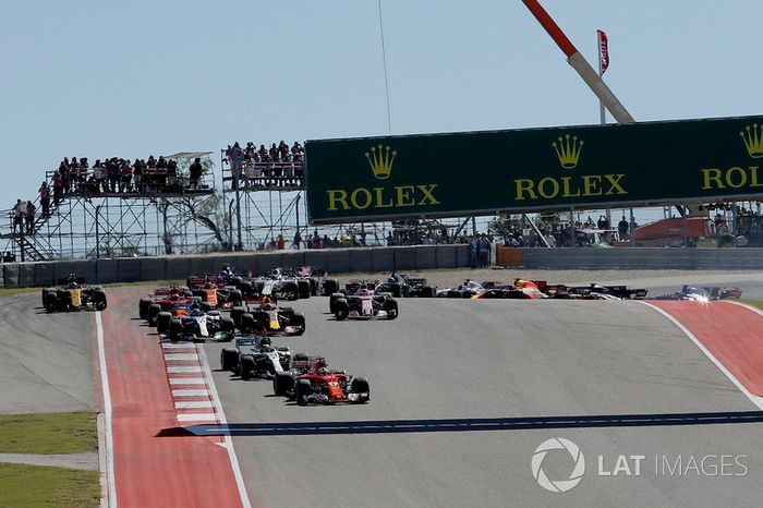 Sebastian Vettel, Ferrari SF70H líder al inicio