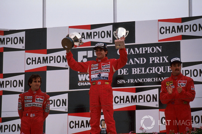 Podium: ganador, Ayrton Senna, segundo, Alain Prost, tercero, Nigel Mansell