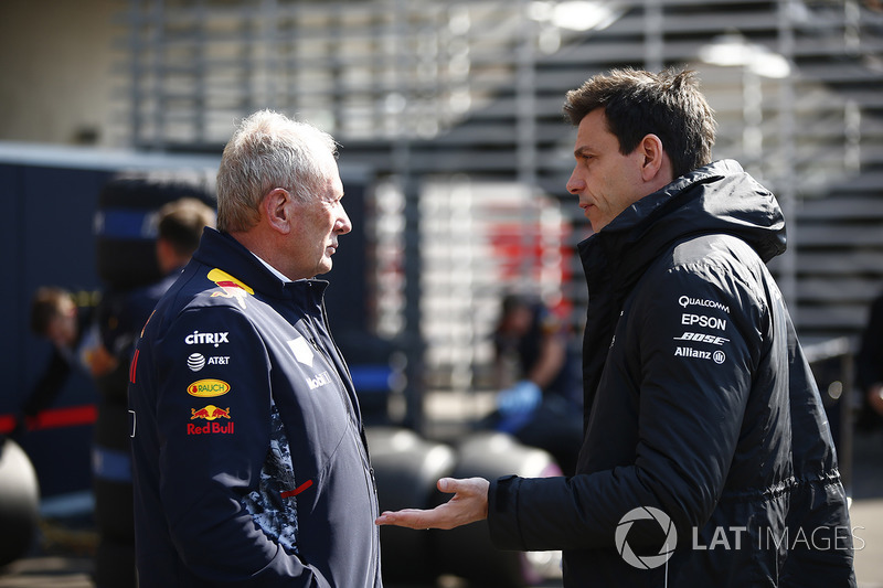 Спортивный консультант Red Bull Хельмут Марко и руководитель Mercedes AMG F1 Тото Вольф