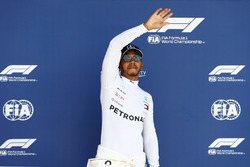 Ganador de la pole Lewis Hamilton, Mercedes AMG F1