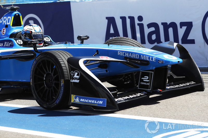 Nicolas Prost, Renault e.Dams, ritorna ai box con la monoposto danneggiata