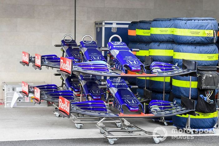 Alerón delantero del Toro Rosso STR14 