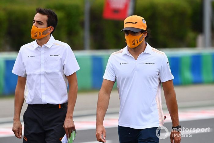 Carlos Sainz Jr., McLaren, walks the circuit