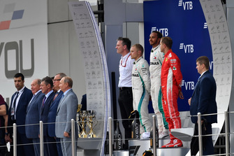 James Allison, Mercedes AMG F1 Technical Director, second place Valtteri Bottas, Mercedes AMG F1, Race winner Lewis Hamilton, Mercedes AMG F1 and third place Sebastian Vettel, Ferrari on the podium