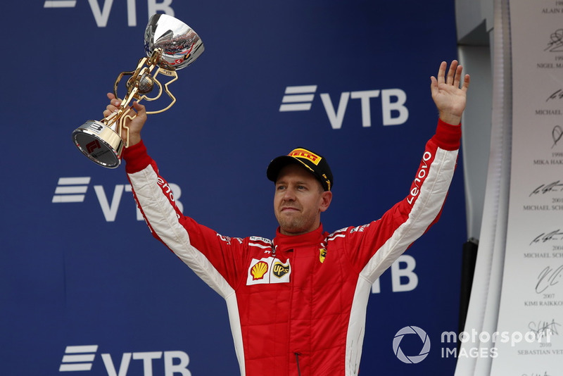 Podio: J tercer lugar Sebastian Vettel, Ferrari