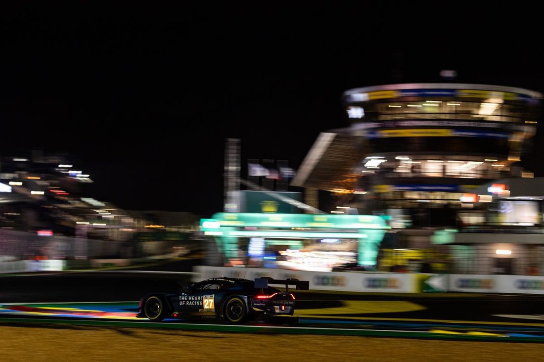 #27 Corazón: Racing Team Aston Martin Vantage AMR LMGT3: Ian James, Daniel Mancinelli, Alex Riberas