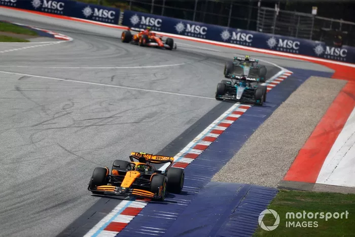 Lando Norris, MCL38 McLaren, George Russell, Mercedes F1 W15, Lewis Hamilton, Mercedes F1 W15, Carlos Sainz, Ferrari SF-24