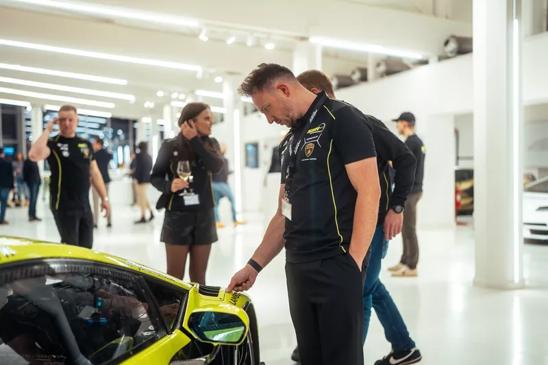 La consegna della Huracan di Mirko Bortolotti al Museo Lamborghini