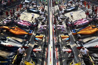 Pit lane atmosphere, featuring the Lewis Hamilton Mercedes AMG F1 W09, Esteban Ocon Racing Point Force India VJM11, Lando Norris, McLaren MCL33, and Kevin Magnussen Haas F1 Team VF-18