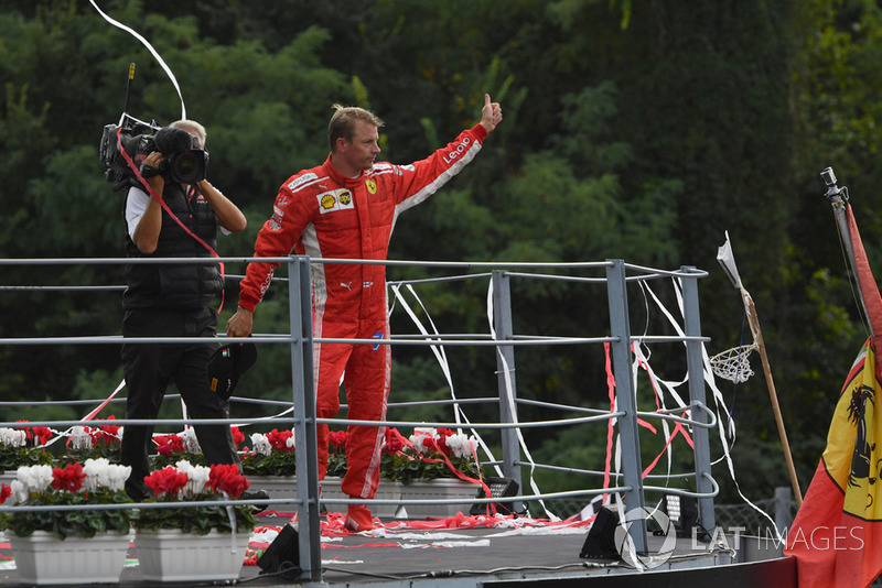 Le deuxième, Kimi Raikkonen, Ferrari sur le podium