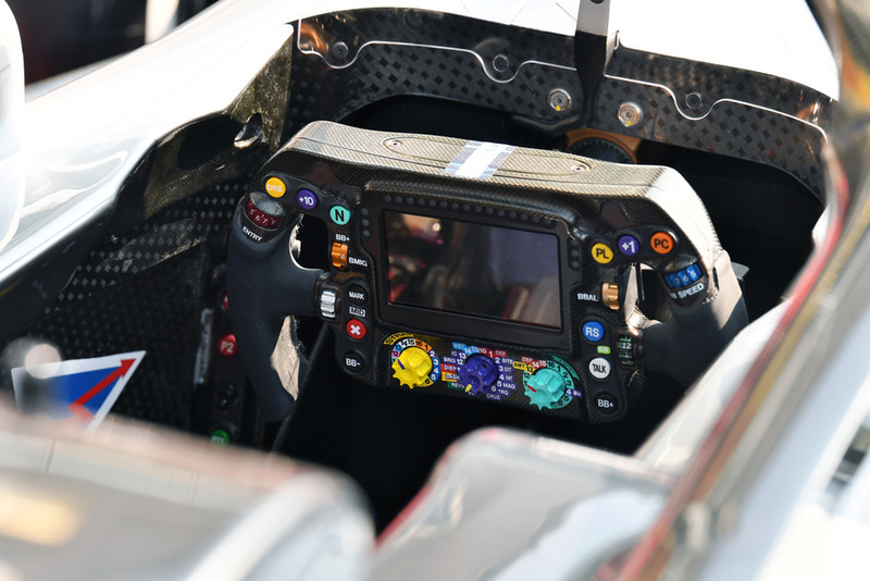 Mercedes AMG F1 W09 stuur