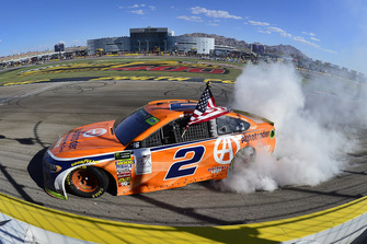 Yarış galibi Brad Keselowski, Team Penske, Ford Fusion Autotrader