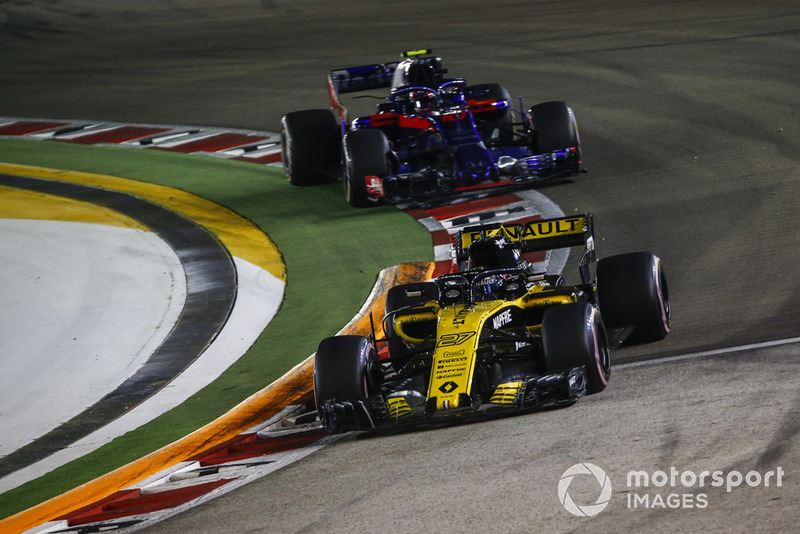 Nico Hulkenberg, Renault Sport F1 Team R.S. 18 and Pierre Gasly, Scuderia Toro Rosso STR13