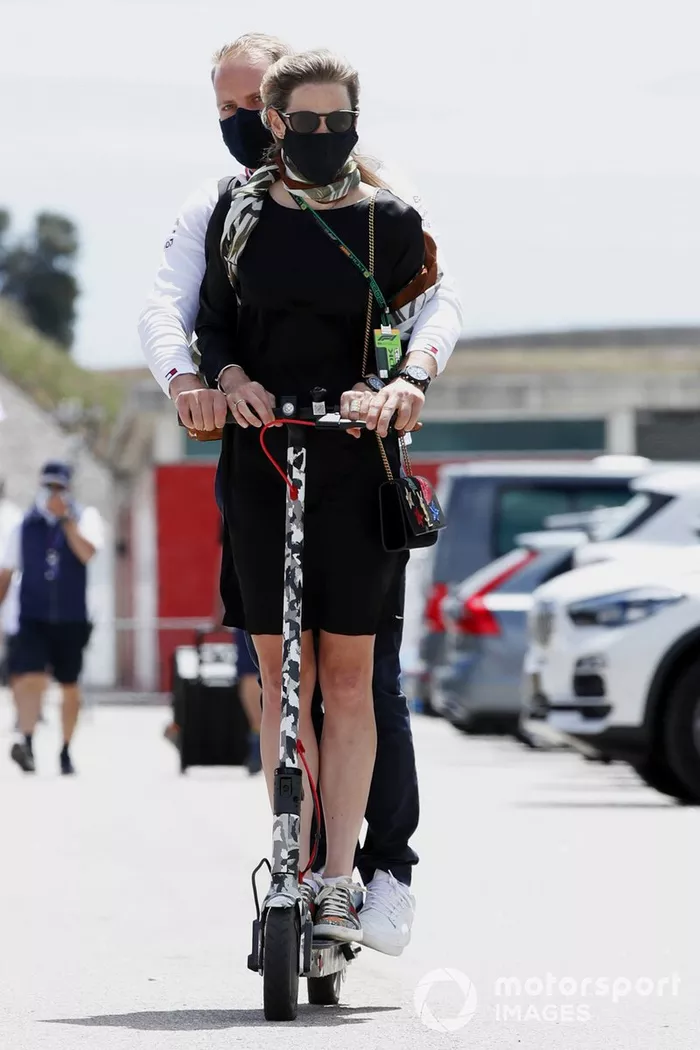 Valtteri Bottas, Mercedes y Tiffany Cromwell