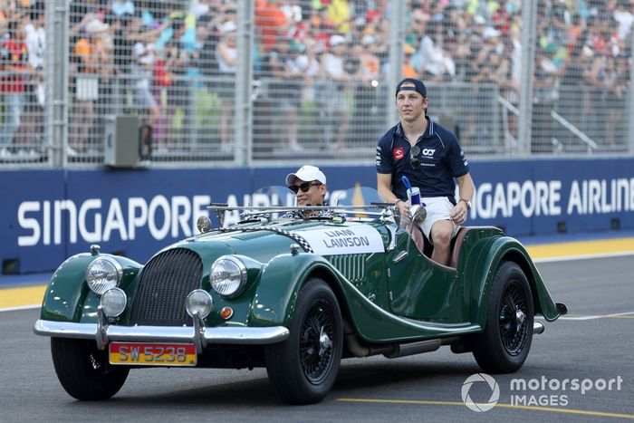 Liam Lawson, Scuderia AlphaTauri durante el desfile de pilotos