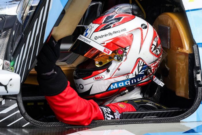 #15 BMW M Team WRT BMW M Hybrid V8: Kevin Magnussen