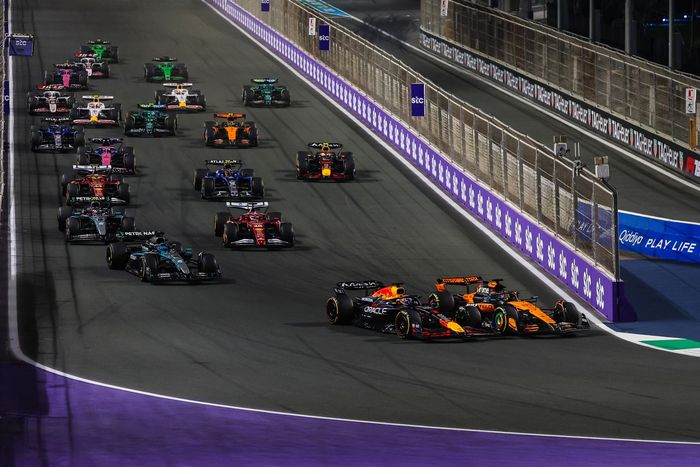 Max Verstappen, Red Bull Racing, Oscar Piastri, McLaren