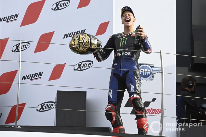 El Campeón del Mundo Fabio Quartararo, Yamaha Factory Racing celebra