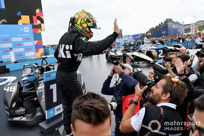 Podio: ganador Edoardo Mortara, Venturi Racing