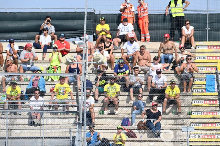 Il pubblico sulle tribune