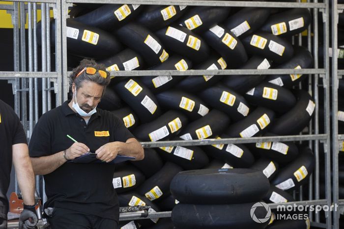 Técnicos de Pirelli 