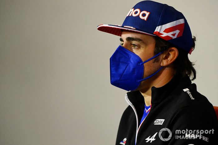 Fernando Alonso, Alpine F1, en la conferencia de prensa