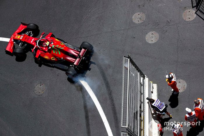 Carlos Sainz Jr., Ferrari SF21