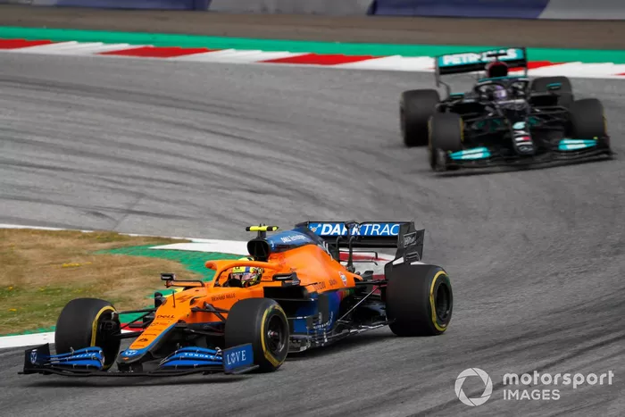 Lando Norris, McLaren MCL35M, Lewis Hamilton, Mercedes W12
