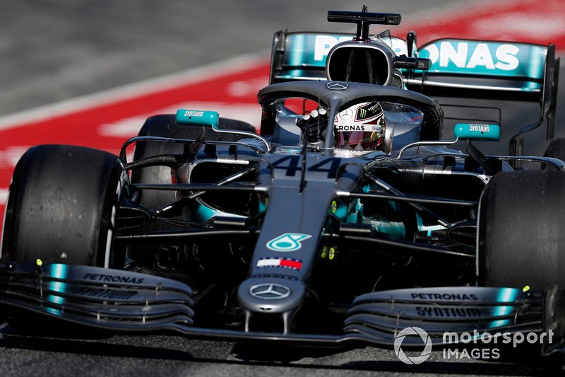 Der Fahrer: Lewis Hamilton, das hat er 2018 bewiesen, ist auf dem Höhepunkt seines Schaffens. Den (vielleicht) besten Grundspeed aller Fahrer hatte er schon immer. Den nötigen Riecher, um heikle Rad-an-Rad-Duelle zu gewinnen, auch. Dazu kommen zwölf Jahre Formel-1-Erfahrung auf höchstem Niveau.